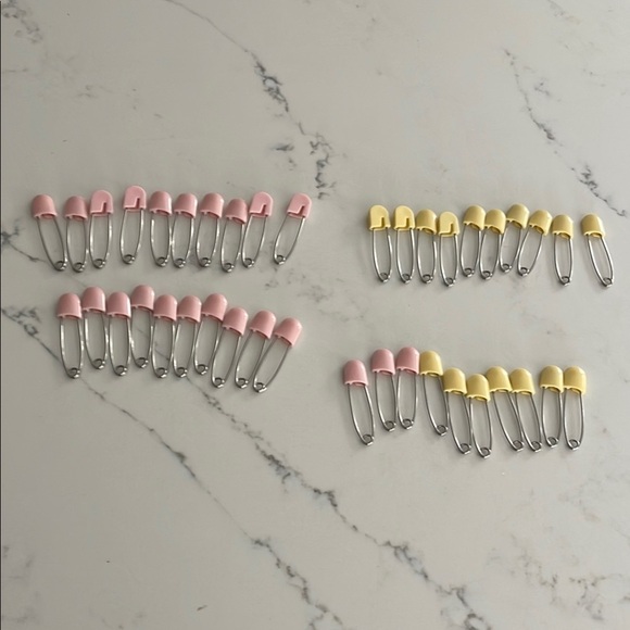 Accessories - 42 Pink and Yellow Large Safety Pins Set